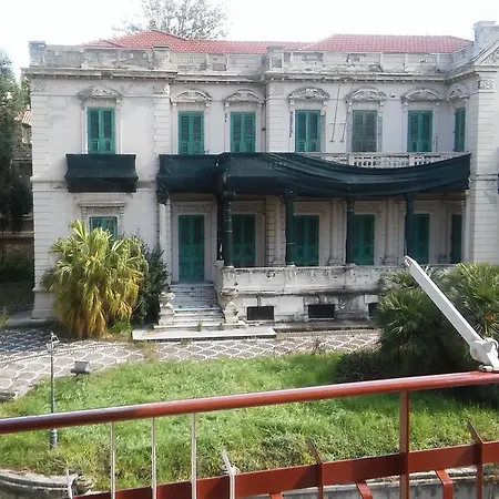 B&B Pinkhouse-2